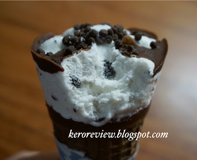 รีวิว คอร์นเนตโต้ ไอศกรีม รสคุ้กกี้แอนด์ครีม (CR) Review cookies and cream ice cream, Cornetto Brand.