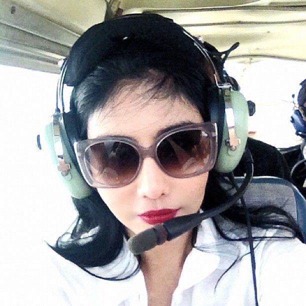  Ella  Pandu Kapal Terbang Bersama Suami 5 Gambar  Blog 