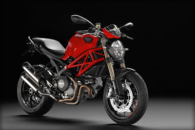 Ducati_Monster_1100_EVO_2011_1620x1080_Front_Angle