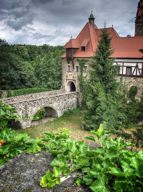 Zamek Czocha w ponurych klimatach