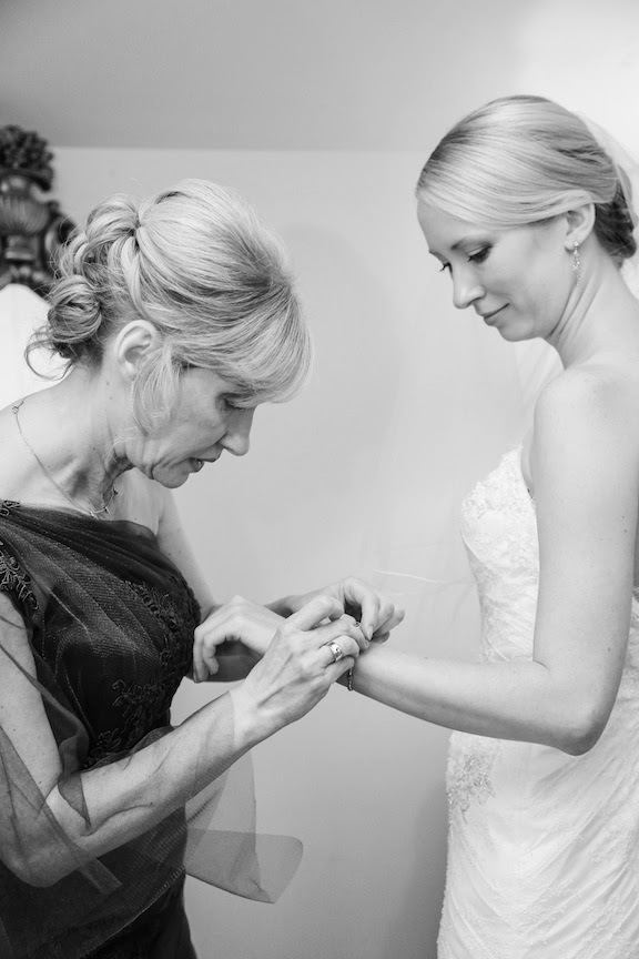 Bluemont VIneyard Bride and Mother Getting Ready Photo Bluemont VIneyard Bride and Mother Getting Ready Photo