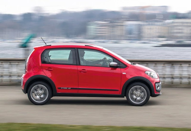 2013 Volkswagen Cross Up Side