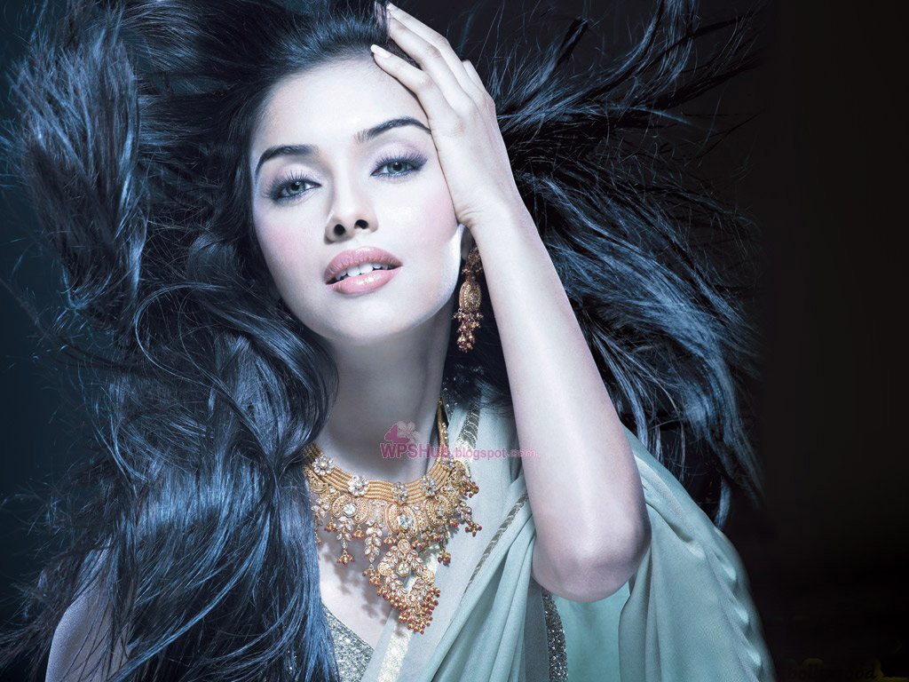 Asin Thottumkal : Huge Collection of Latest HD Wallpapers