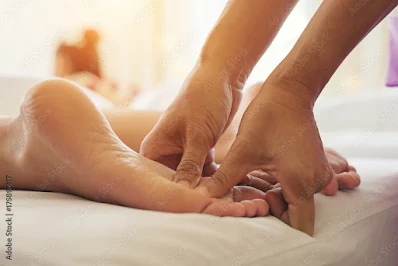 18.पैरों की मसाज(Foot Massage)