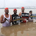 PM मोदी के जन्‍मदिन पर सपाइयों ने मनाया बेरोजगार दिवस, गंगा में किया प्रदर्शन