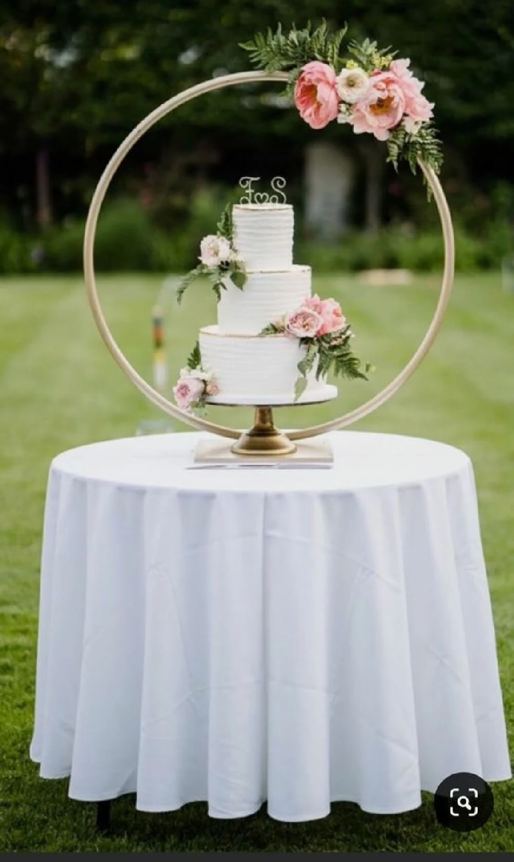 10 Ideias para Decorar a Mesa do Bolo para Casamento Civil Simples