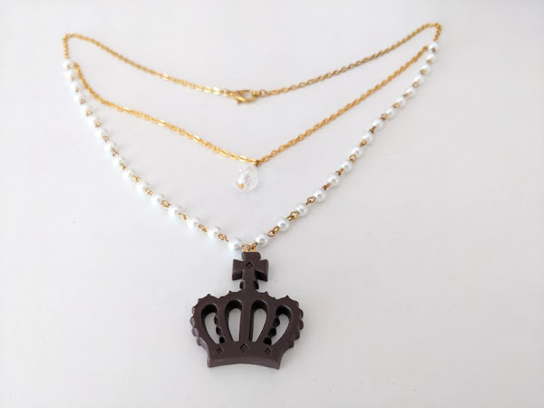 kawaii crown offbrand necklace