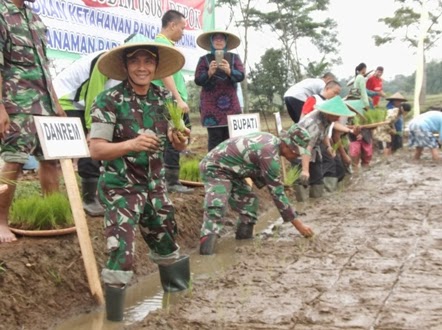 Koramil 04/Bojonggede Ajak Petani Gunakan Sistem IPAT BO