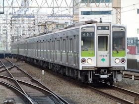 京王電鉄　快速　橋本行き6　都営10-000形190F 210F