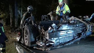 Mobil Swakemudi Tesla Kecelakaan, 2 Penumpang Tewas