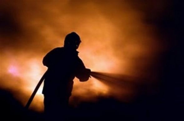ΤΩΡΑ... ΦΩΤΙΑ ΣΕ ΒΕΝΖΙΝΑΔΙΚΟ ΣΤΟ ΗΡΑΚΛΕΙΟ... | Εφημερίδα ...