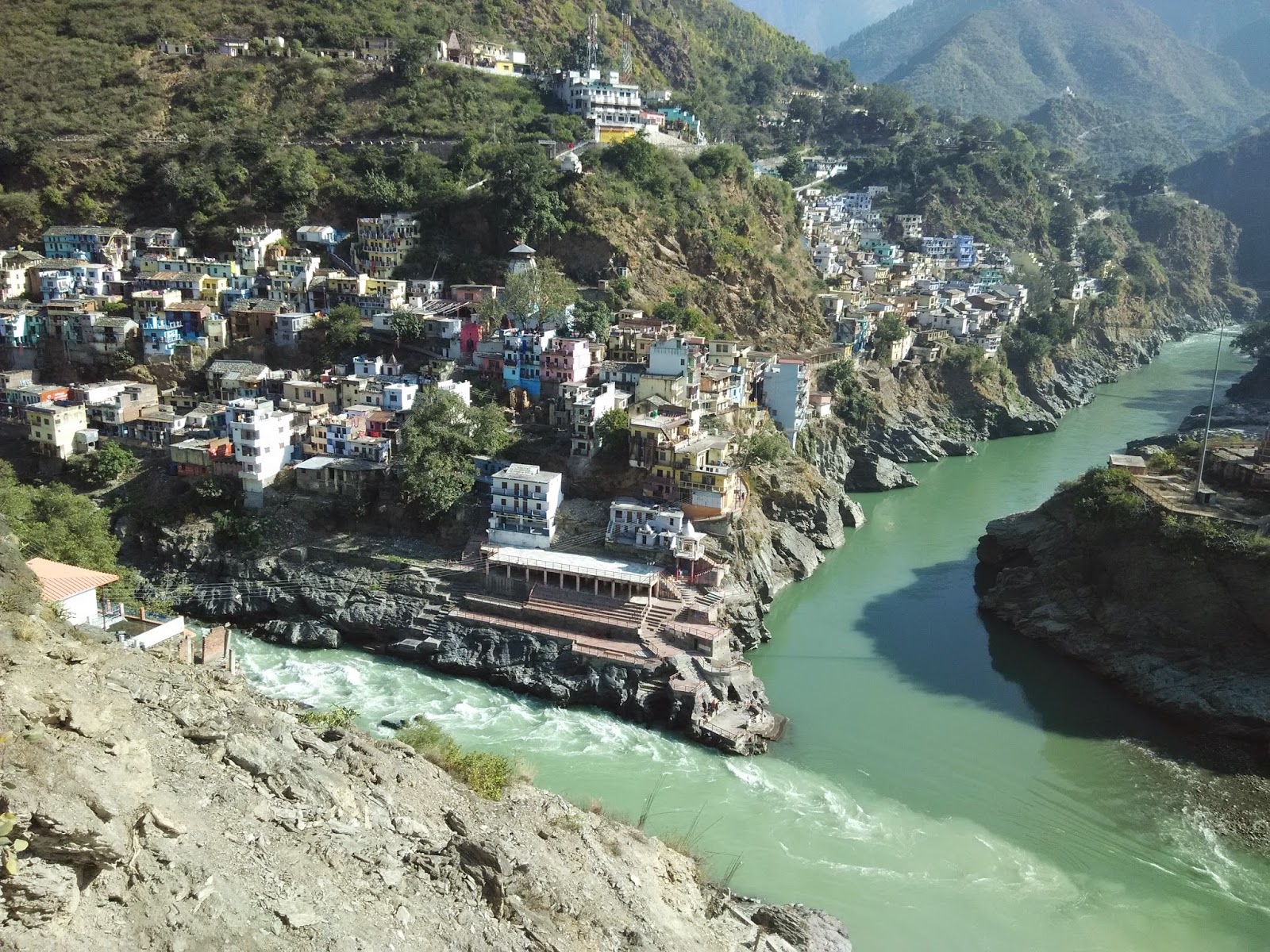 Wetting the feet in the Ganges in Rishikesh