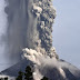 Jangan keluar rumah jika abu Gunung Sinabung terbang ke Malaysia ! Mesti baca