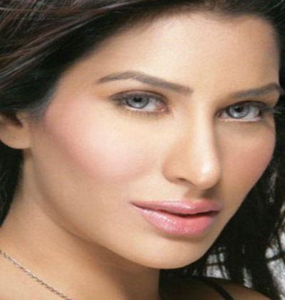 Sophie Chaudhary Sweet Wallpapers : Sophie Indian Pics 2011