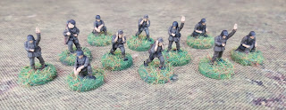 15mm German crew and officers