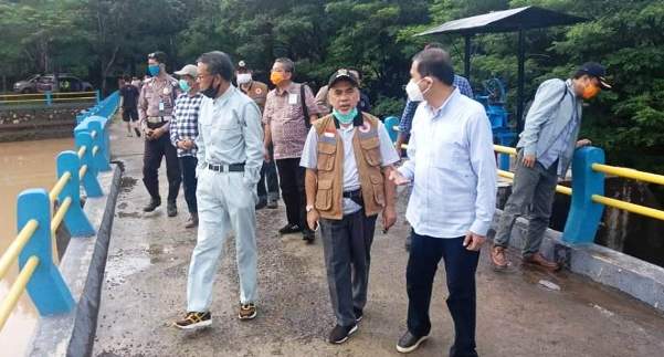 Gubernur Sulsel Tinjau Lokasi Bencana Banjir di Bantaeng