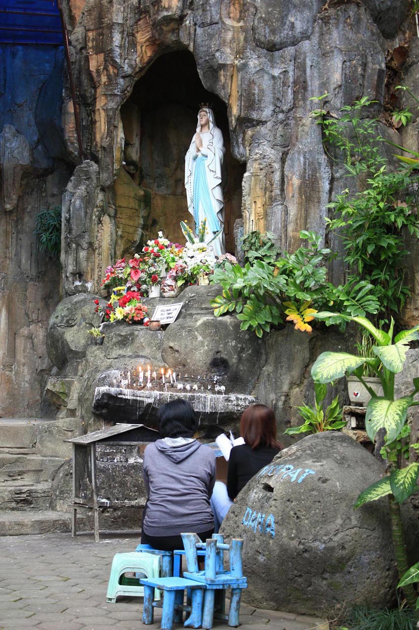 Enam Gua Maria di Pulau Jawa Dijadikan Wisata Religi 