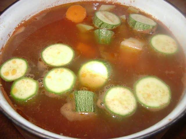 Beef & Rice Soup(Caldo de Arroz Con Carne) - La Piña en la Cocina