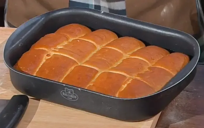 Parker house roll