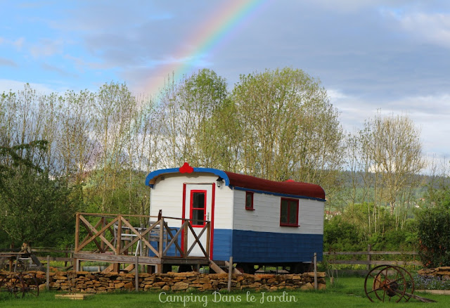 vakantiehuizenbourgogne, vakantie vieren in een pipowagen, pipowagen in frankrijk, mini camping in frankrijk, frankrijk pipowagen,