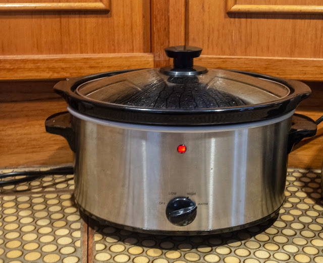 Photo of the latest addition to our galley - our new-to-us slow cooker