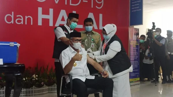 Nakes PNS Aceh Bakal Disanksi Bila Tolak Divaksin, Tenaga Kontrak Dipecat