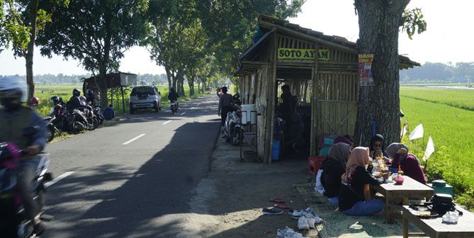 Warung soto ayam Mbak Atik