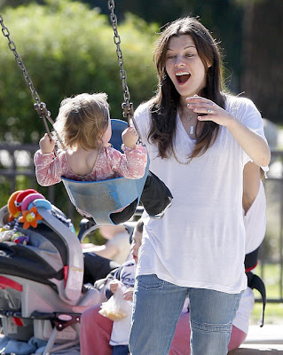 milla jovovich pregnant. Milla Jovovich was seen