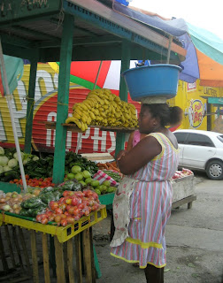 Garifuna lady with tub on head, La Ceiba, Honduras