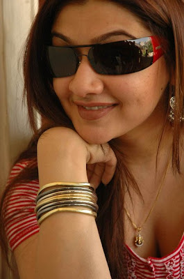 hot-aarthi-agarwal-photos3.jpg (400×603)