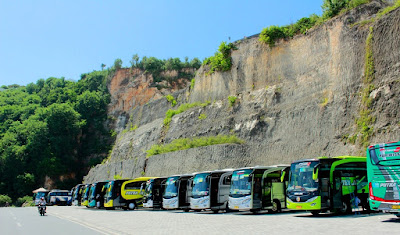 Tempat Parkiran Bus Pantai Pandawa Bali