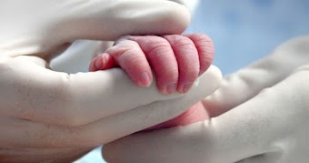 Após surto "misterioso" nas mortes de bebês recém-nascidos, uma investigação é lançada Após surto "misterioso" nas mortes de bebês recém-nascidos, uma investigação é lançada
