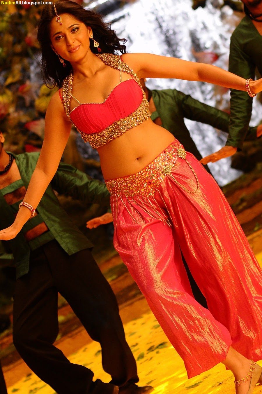 anushka-shetty-hot-2010