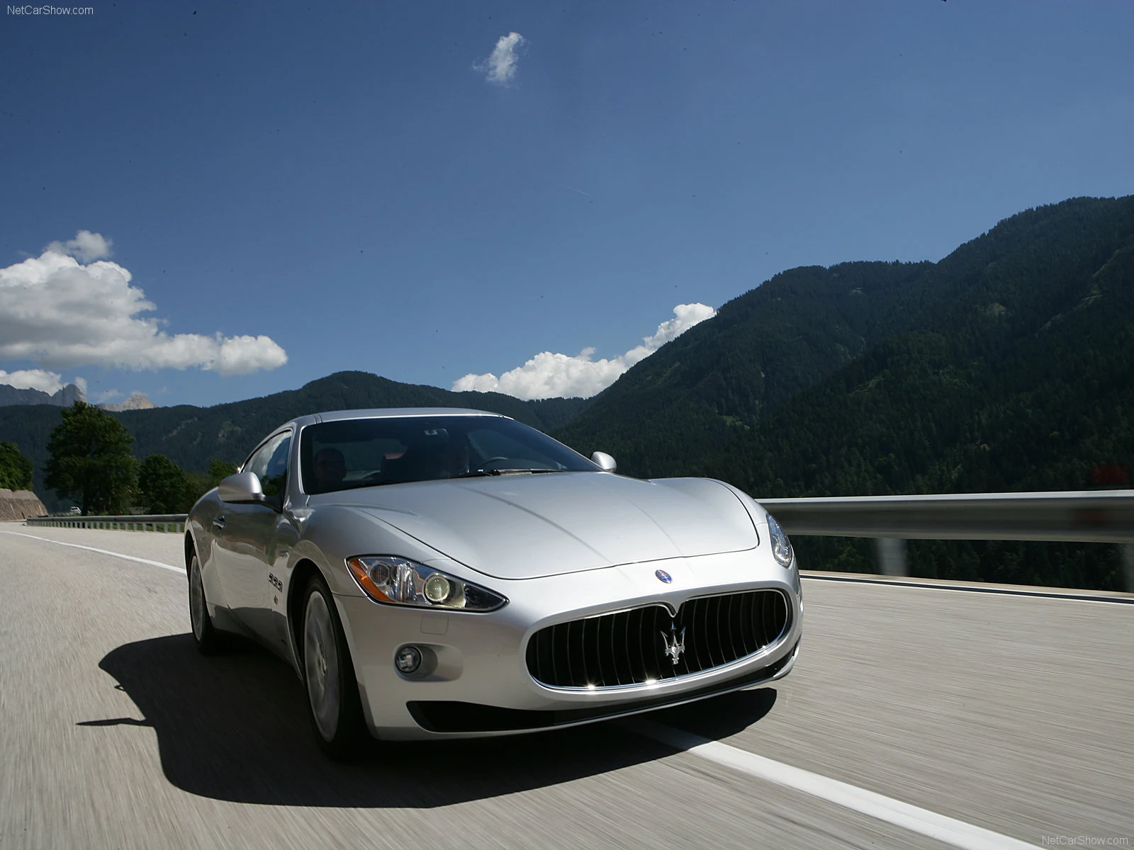 Hình ảnh siêu xe Maserati GranTurismo 2008 & nội ngoại thất