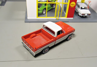 GreenLight   Ford F-100 pickup truck