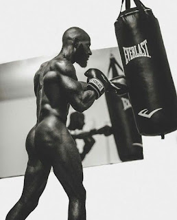 Homem nu boxe, Naked man boxing, Naked boxing, male nude boxing