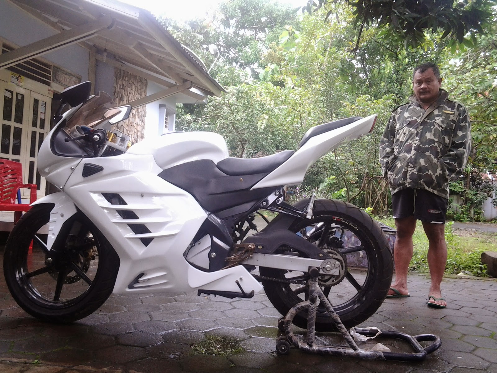 BENGKEL MODIFIKASI MOBIL DAN MOTOR FIBERGLASS Vixion Modif Ninja