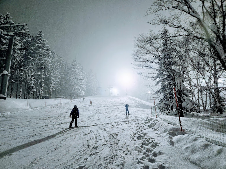 比羅夫滑雪場的夜滑，人少了許多