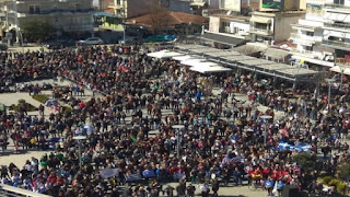 Ορεστιάδα: Πλήθος κόσμου με μία απαίτηση: "Φέρτε πίσω τα παιδιά μας"