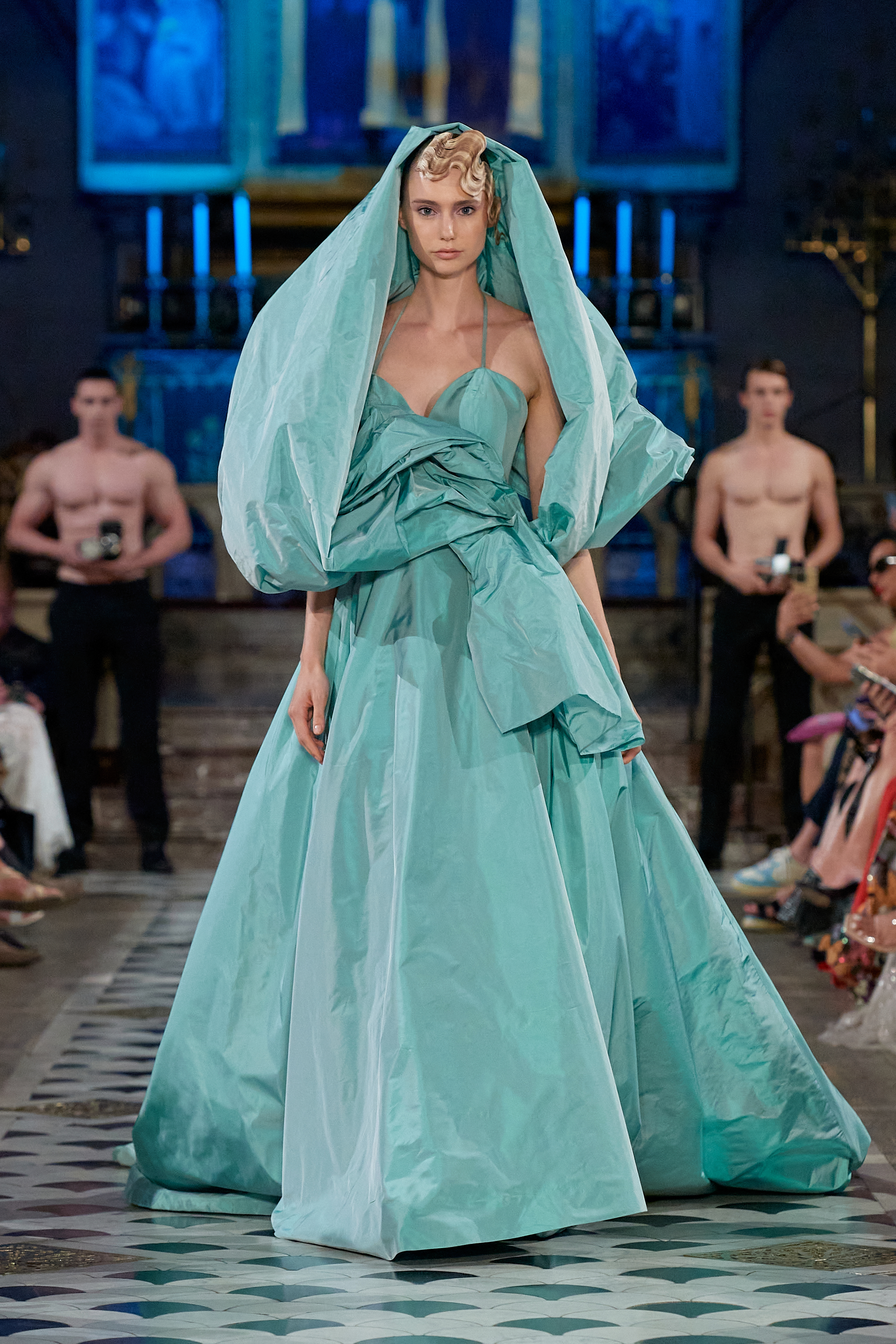 défilé Lena Erziak collection couture Automne-Hiver 2023-2024