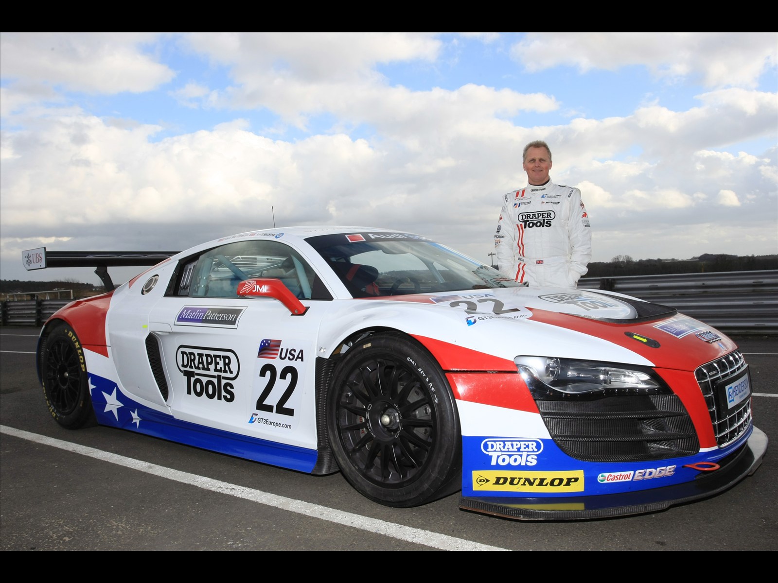 Car Pictures: Audi R8 LMS 2011