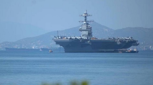 Sti Souda to gigantiaio amerikaniko aeroplanoforo «USS Gerald Ford»