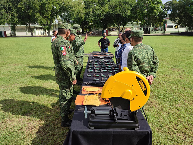 Destruye el Ejército 52 armas de fuego