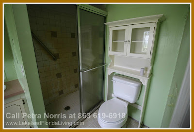Enjoy soothing baths in the immaculate bathrooms of this Kathleen FL real estate for sale.