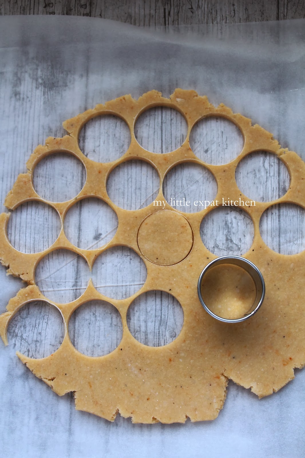 My Little Expat Kitchen: Parmesan biscuits