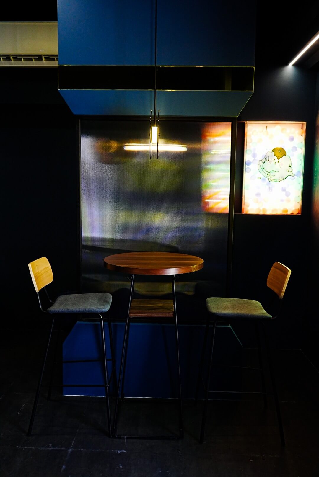 台南安平新開幕【Night-9 Cafe 奈奈咖啡廳】高質感的設計空間與窯燒玻璃器皿