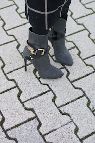 Icone stivaletti, Icone ankle boots with buckle, Fashion and Cookies, fashion blogger