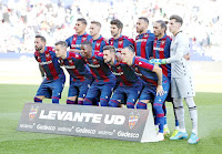 LEVANTE U. D. Temporada 2021-22. Óscar Duarte, Dani Gómez, Jorge Melero, Rubén Vezo, Martín Cáceres, Dani Cárdenas. Morales, Mickäel Malsa, Miramón, Son. LEVANTE U. D. 2 REAL BETIS BALOMPIÉ 4 Domingo 13/02/2022, 16:15 horas. Campeonato de Liga de 1ª División, jornada 24. Valencia, estadio Ciutat de Valencia: 16.103 espectadores. GOLES: 0-1: 14’, Fekir. 0-2: 29’, Edgar. 0-3: 42’, Willian José. 1-3: 43’, Dani Gómez. 2-3: 47’, Dani Gómez. 2-4: 49’, Fekir.