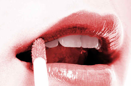 5 atitudes que podem piorar os lábios rachados
