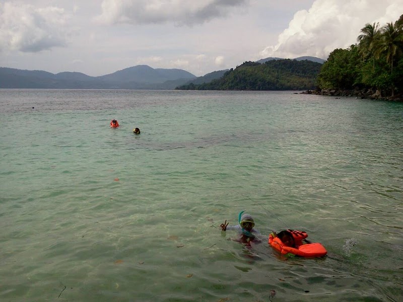 Kemping di Pulau Rubiah (Tiga)